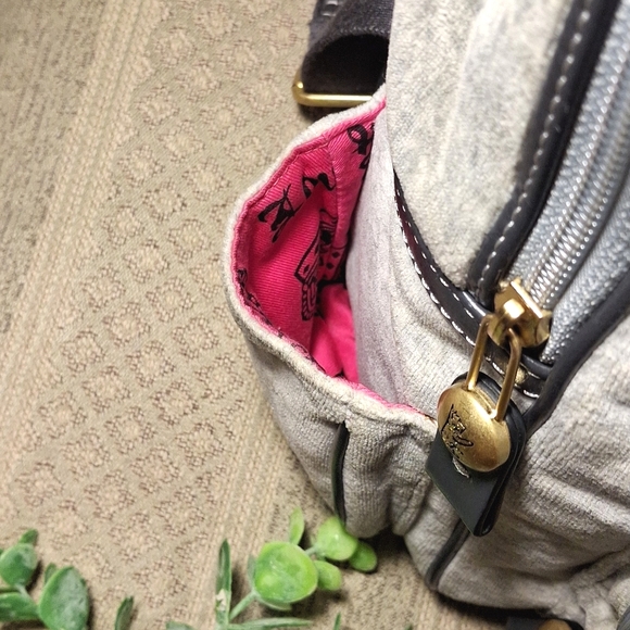 Juicy Couture Y2K Gray Velour Backpack - Picture 13 of 16